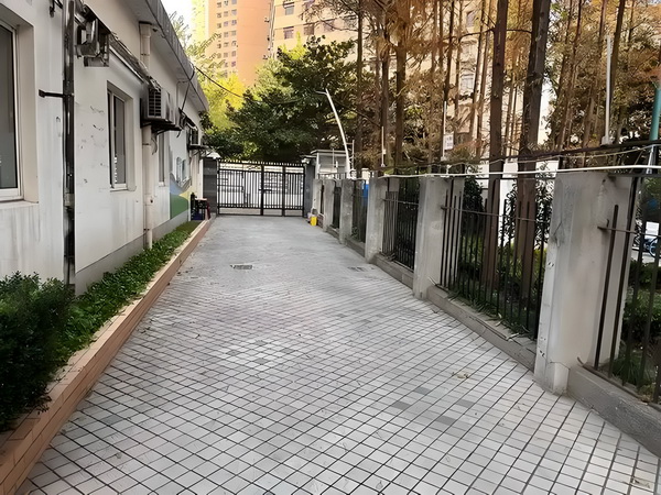 深圳留学生入户_袁姗姗哀牢山“上班记”：当明星特权遇上蚂蟥 来瞅看点五：明星特权遇瞅