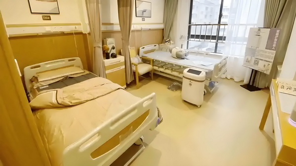 程潇曾确诊精神疾病与梁朝伟传闻早真相大白